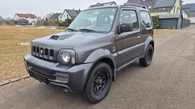 Grau Gebraucht 2008 Suzuki Jimny SUV | 5.900 € (Superpreis) - Bild 1/4