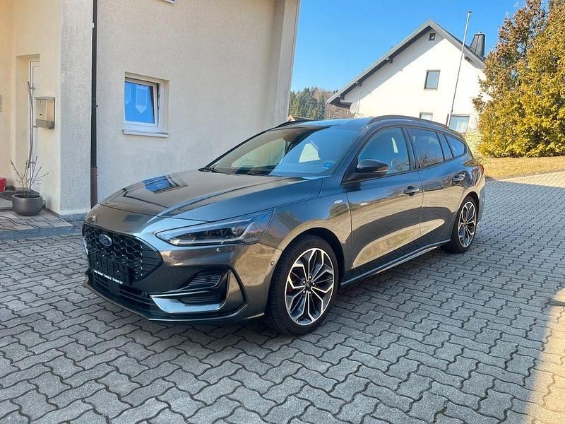 Gebraucht Ford Focus ST-Line X 155 PS (114 kW) 2025 Magneticgrau (metallic) Kombi