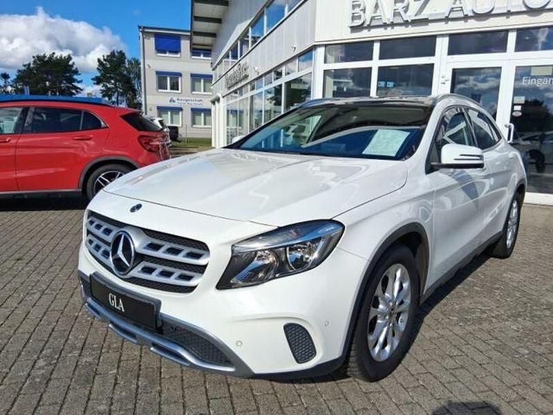 Gebraucht Mercedes GLA220 184 PS (135 kW) 2019 Weiß SUV