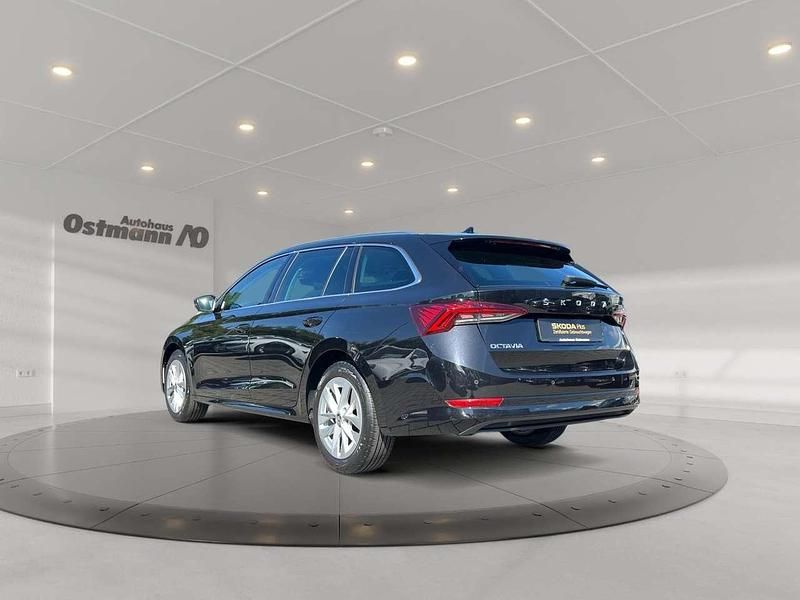 Gebraucht Skoda Octavia Style 150 PS (110 kW) 2022 Blackmagic perleffekt Kombi