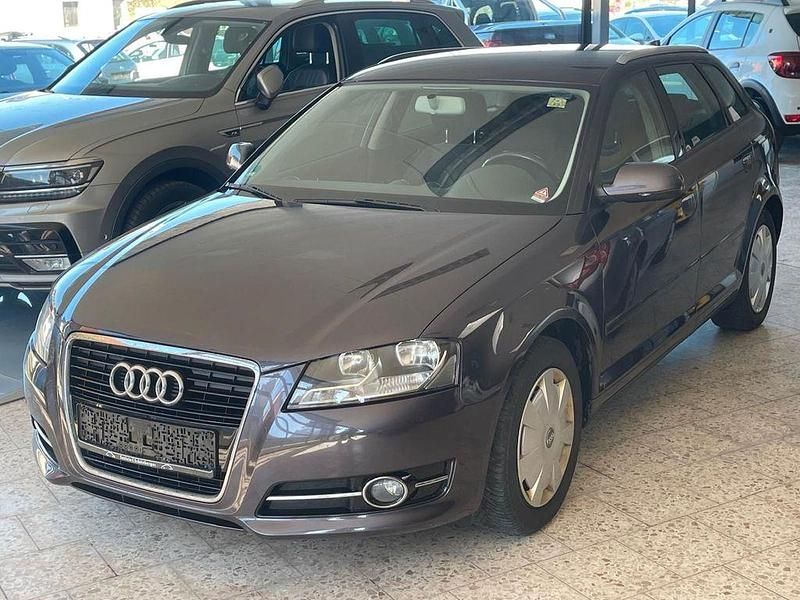 Gebraucht Audi A3 Attraction 125 PS (91 kW) 2010 Grau Kleinwagen