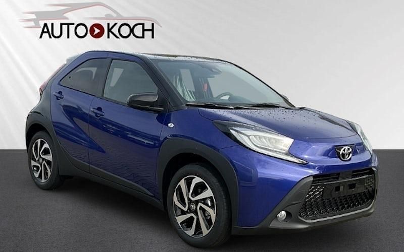 Blau Neu 2025 Toyota Aygo X SUV | 20.940 € (Etwas zu teuer) - Bild 1/4