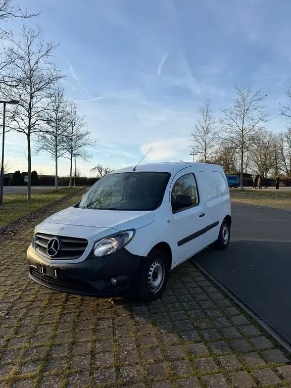 Gebraucht Mercedes Citan 109 90 PS (66 kW) 2018 Weiß Van / Kleinbus
