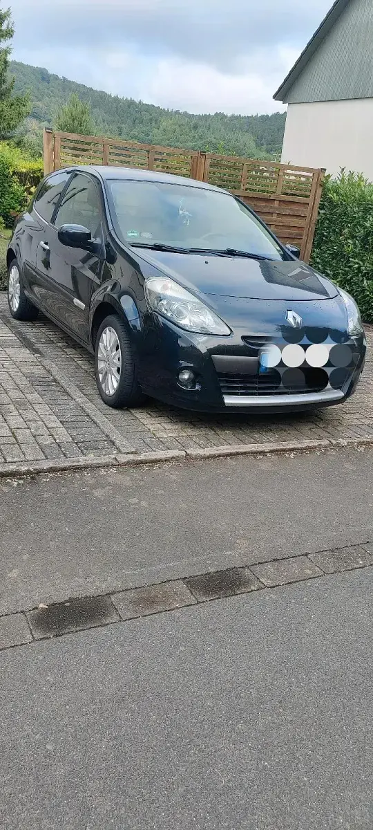 Gebraucht Renault Clio II 101 PS (74 kW) 2010 Schwarz Limousine