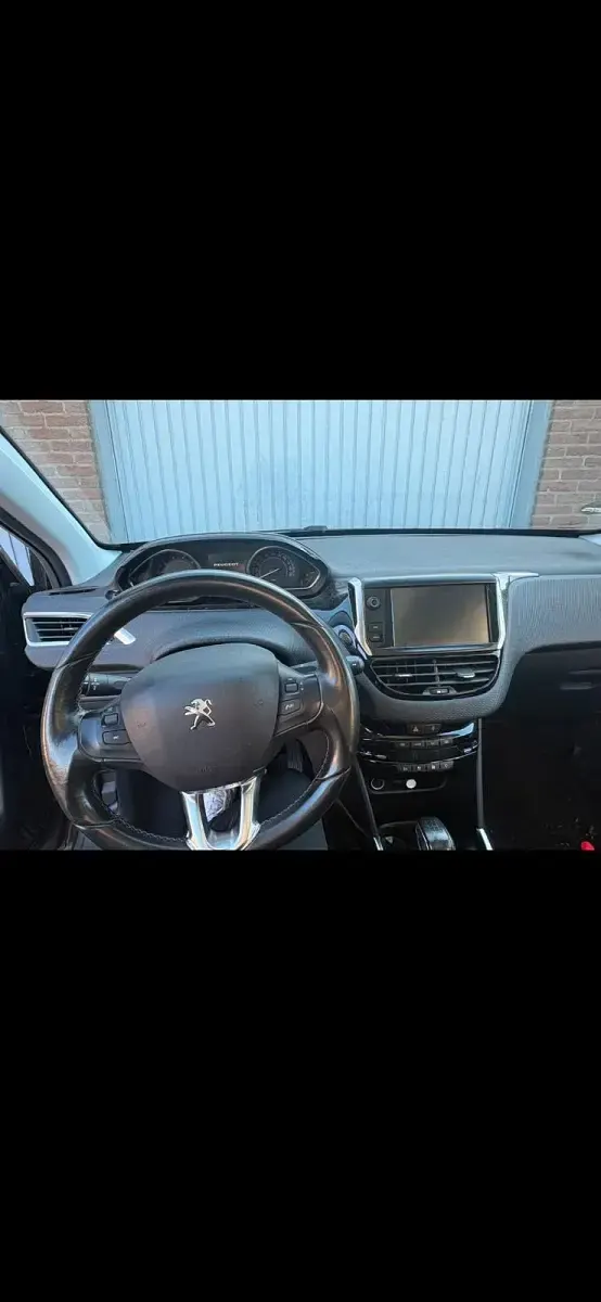 Gebraucht Peugeot 2008 82 PS (60 kW) 2015 Schwarz SUV