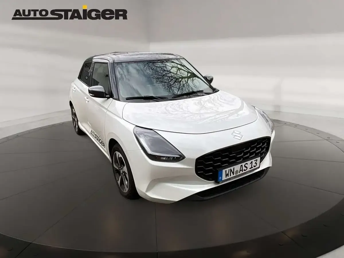 Gebraucht Suzuki Swift Comfort+ 83 PS (61 kW) 2026 Pure white pearl Kleinwagen