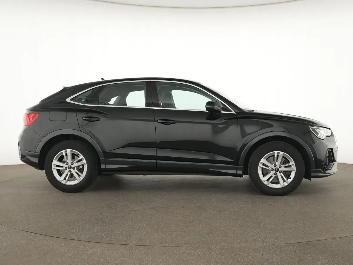 Gebraucht Audi Q3 Sportback Business 200 PS (147 kW) 2022 Mythosschwarz SUV