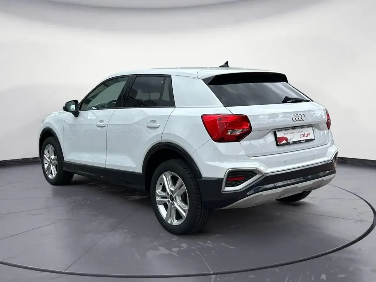 Gebraucht Audi Q2 Advanced Plus 150 PS (110 kW) 2025 Gletscherweiß metallic SUV