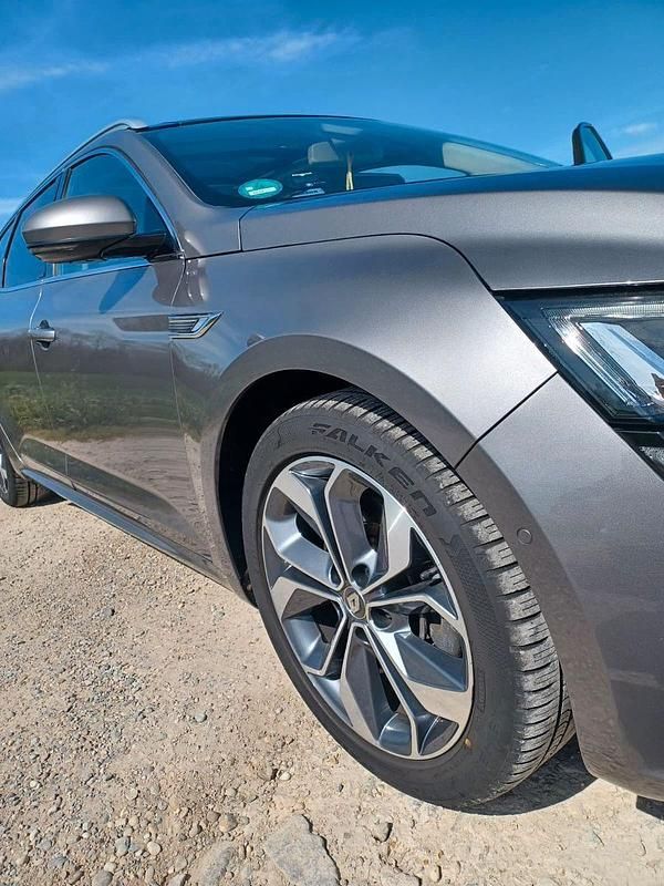Second-hand Renault Talisman Elysee 200 CP (147 kW) 2018 Gri Break