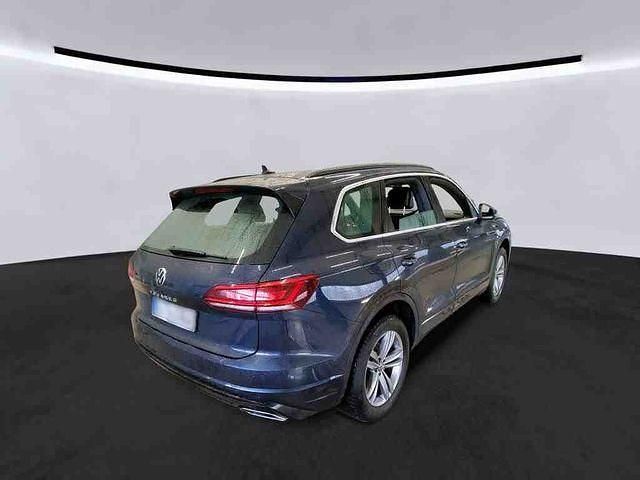 Gebraucht VW Touareg R-line 231 PS (169 kW) 2023 Meloebluekristalleffekt SUV