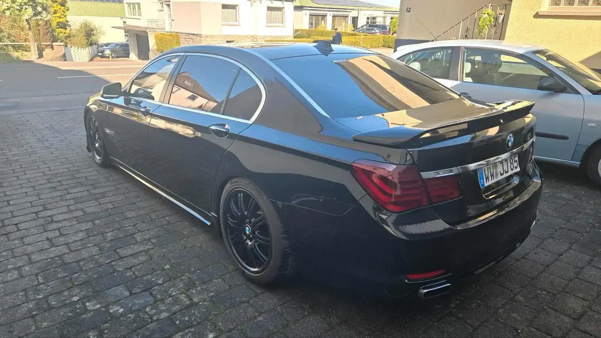 Gebraucht BMW ActiveHybrid 7 600 PS (441 kW) 2010 Schwarz Limousine