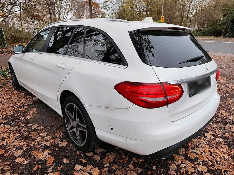 Gebraucht Mercedes C220 170 PS (125 kW) 2018 Weiß Kombi