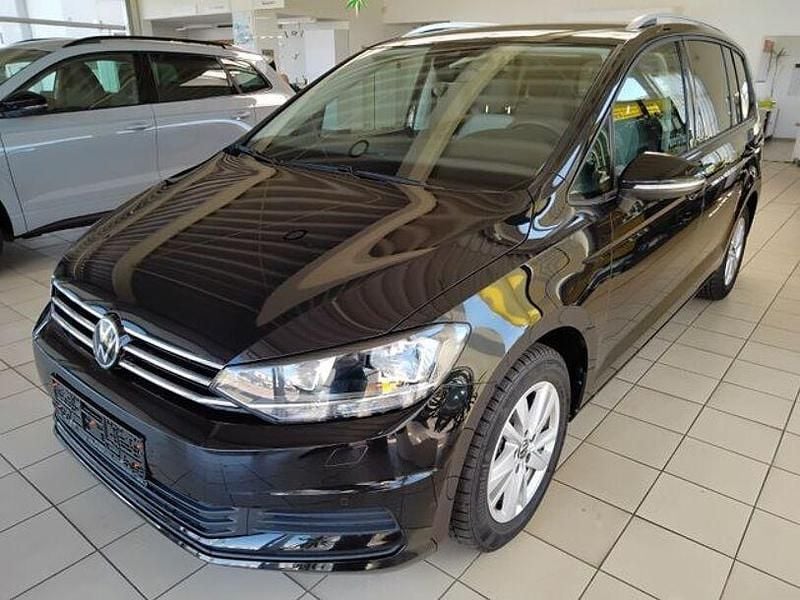 Gebraucht VW Touran Comfortline 176 PS (129 kW) 2024 Andere Van / Kleinbus