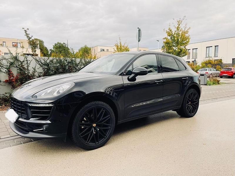 Schwarz Gebraucht 2016 Porsche Macan SUV | 27.999 € (Fairer Preis) - Bild 1/4