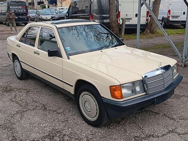 Beige Gebraucht 1986 Mercedes 190 Limousine | 3.950 € - Bild 1/4