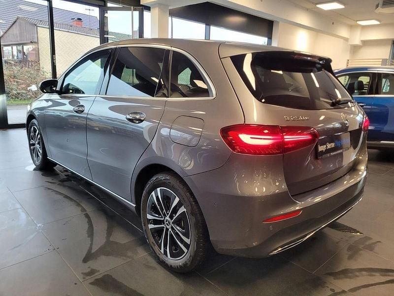 Gebraucht Mercedes B250e Advanced Plus 218 PS (160 kW) 2024 Lack mountaingrau Van / Kleinbus