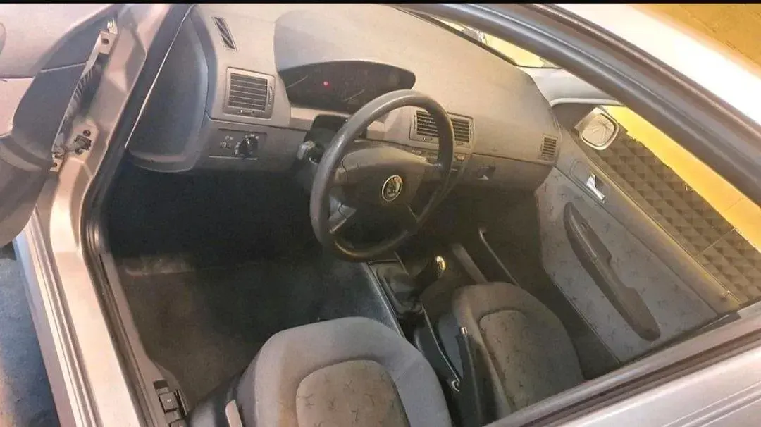 Second-hand Skoda Fabia 75 CP (55 kW) 2001 Argintiu Hatchback