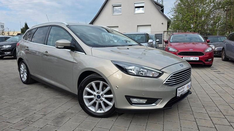 Gebraucht Ford Focus Titanium 125 PS (91 kW) 2015 Silber Kombi
