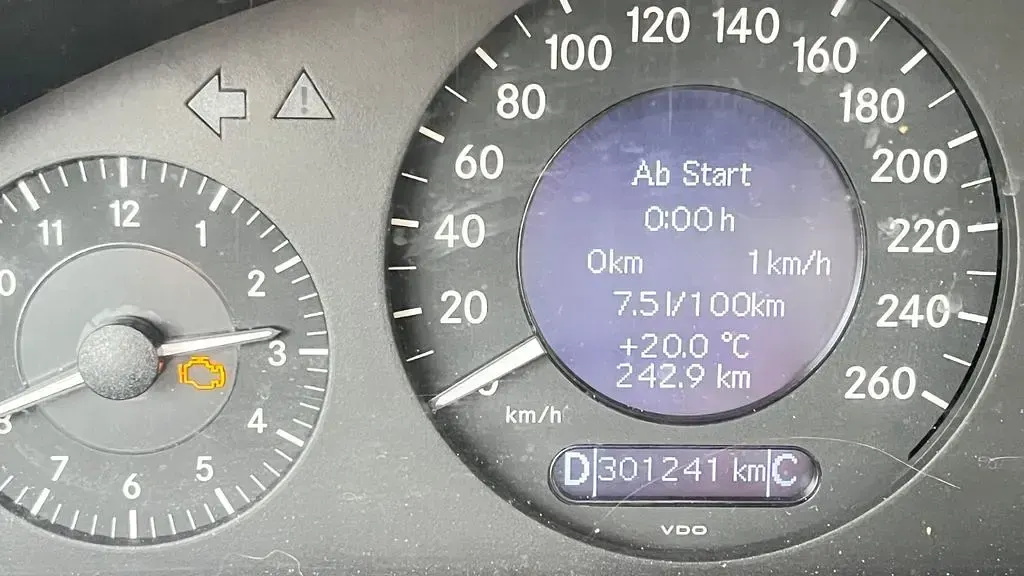 Gebraucht Mercedes E280 Classic 177 PS (130 kW) 2005 Blau Limousine