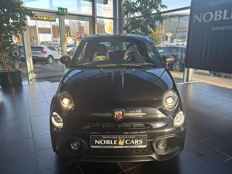 Gebraucht Abarth 695 179 PS (131 kW) 2024 Scorpione schwarz (metallic) Kleinwagen