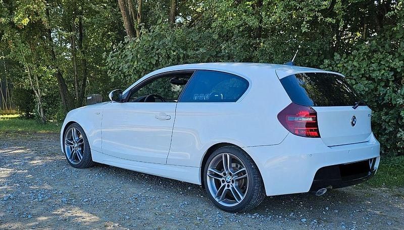Gebraucht BMW 123 M Sport 204 PS (150 kW) 2010 Weiß Kleinwagen