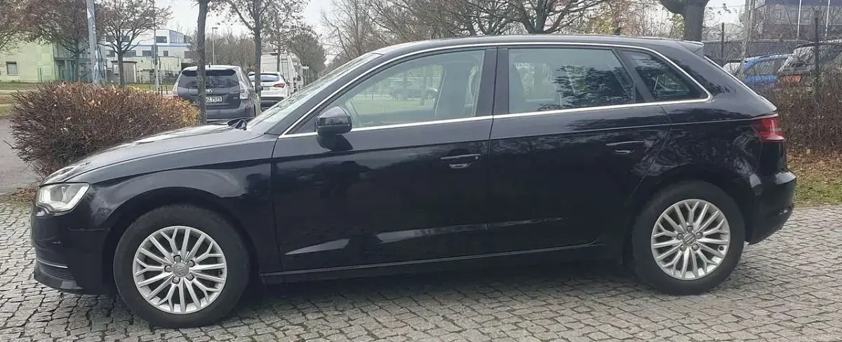 Używany Audi A3 Ambiente 179 KM (131 kW) 2014 Czarny Sedan/Limuzyna