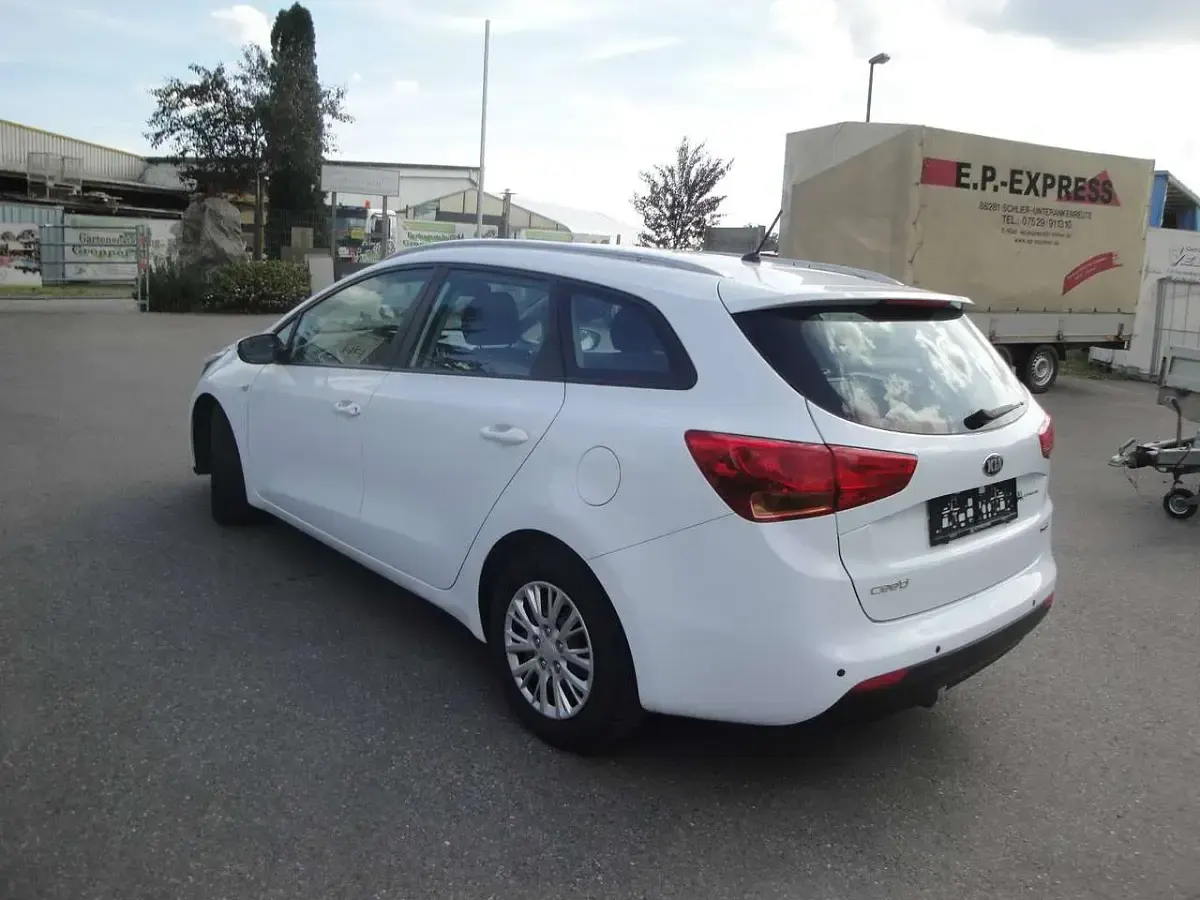 Gebraucht Kia Ceed 90 PS (66 kW) 2014 Weiß Kleinwagen