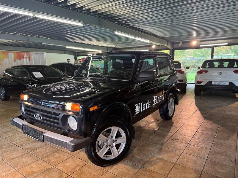 Schwarz Gebraucht 2021 Lada niva SUV | 14.990 € (Fairer Preis) - Bild 1/4