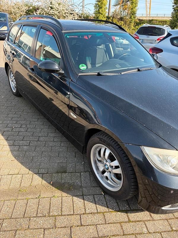 Gebraucht BMW 320 150 PS (110 kW) 2007 Schwarz Kombi