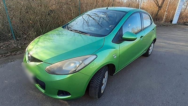 Second-hand Mazda 2 75 CP (55 kW) 2009 Verde Hatchback
