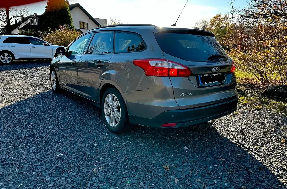 Gebraucht Ford Focus 116 PS (85 kW) 2011 Braun Kombi