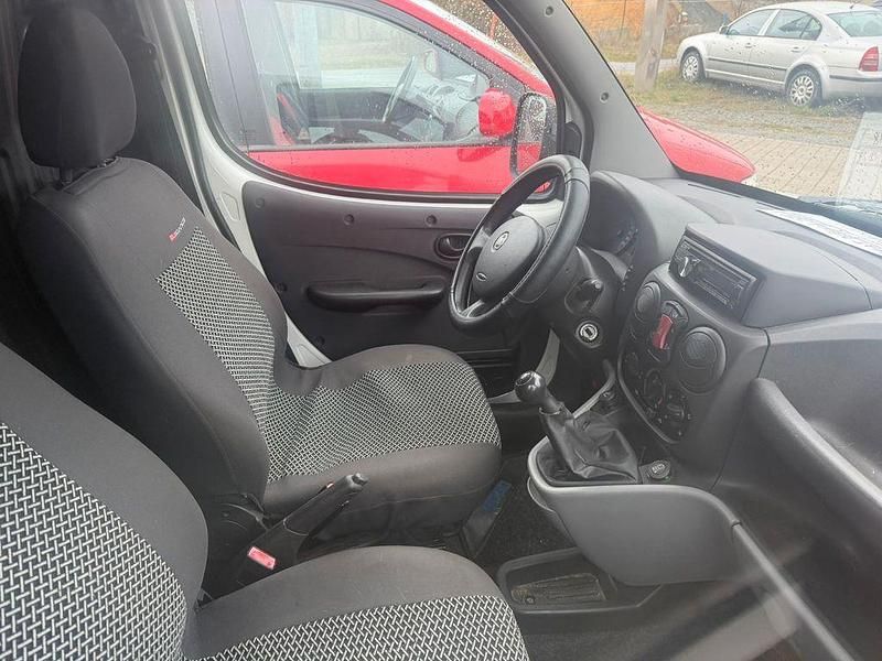 Gebraucht Fiat Doblò 75 PS (55 kW) 2009 Weiß Van / Kleinbus