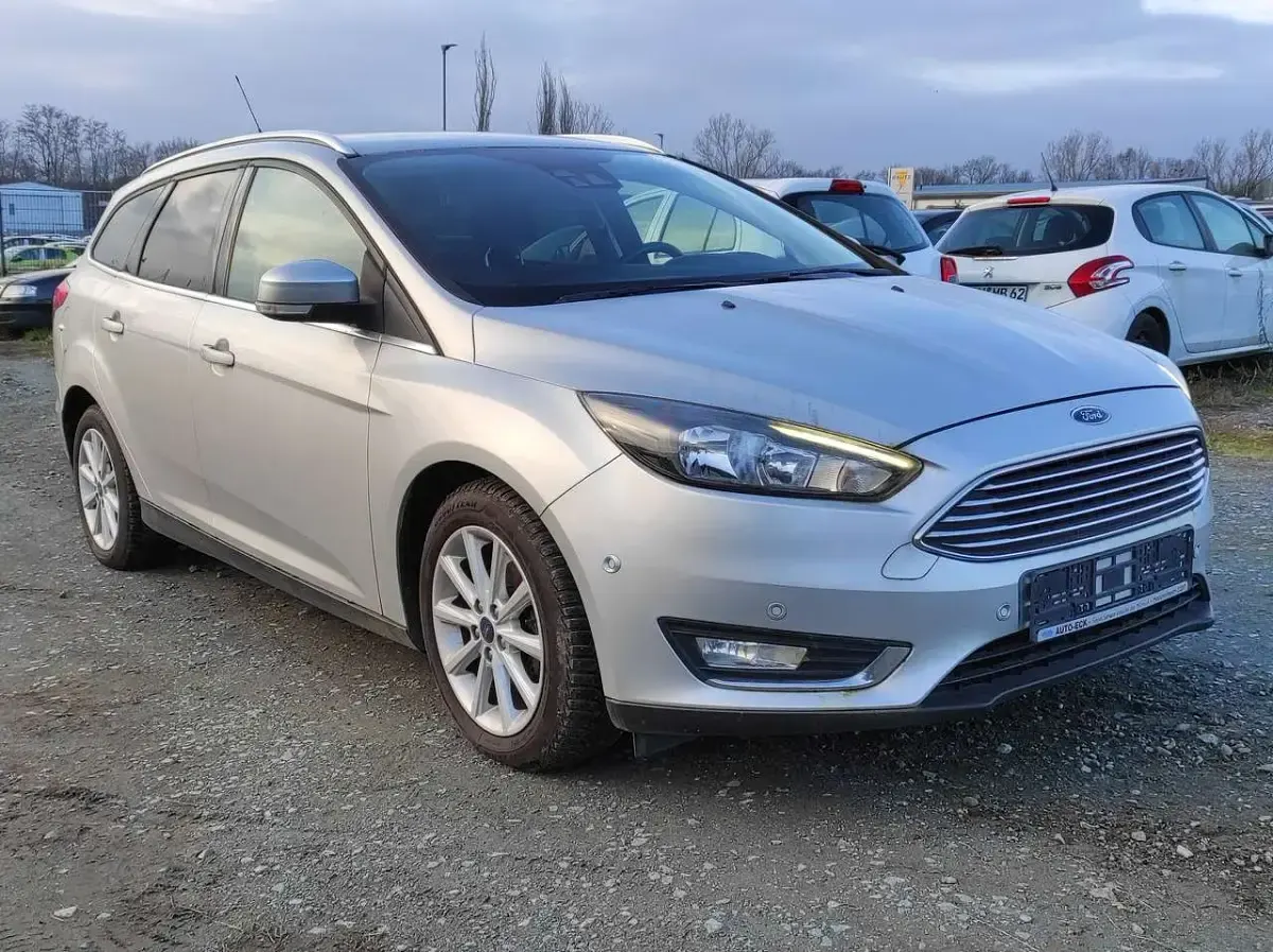 Używany Ford Focus 125 KM (91 kW) 2016 Srebrny Kombi