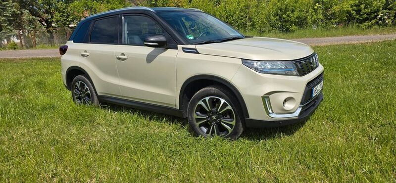 Beige Gebraucht 2022 Suzuki Vitara Comfort+ SUV | 17.900 € (Guter Preis) - Bild 1/4