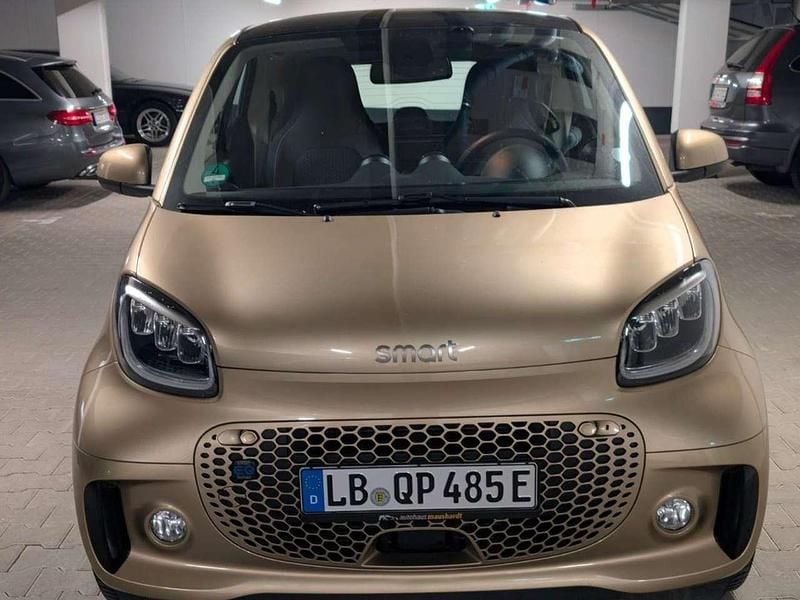 Gold Gebraucht 2023 Smart ForTwo Electric Drive Exclusive Kleinwagen | 13.800 € (Etwas zu teuer) - Bild 1/4