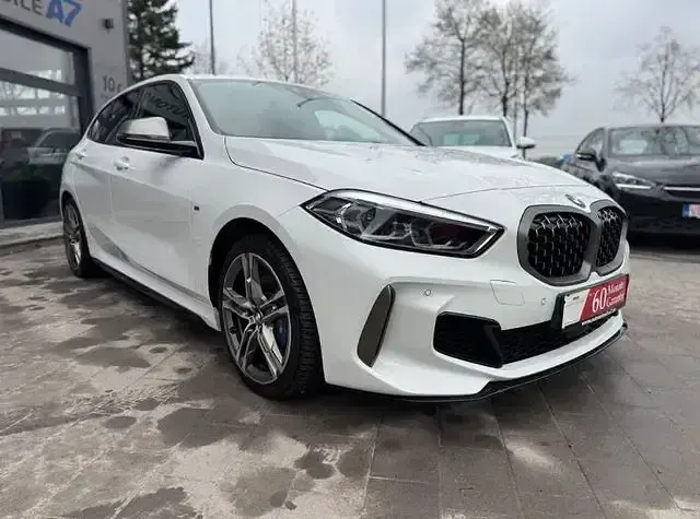 Occasion BMW M135 Performance 306 ch (225 kW) 2021 Blanc Citadine