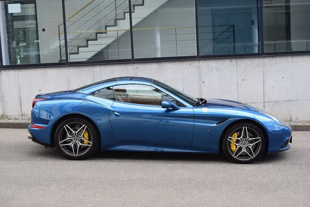Gebraucht Ferrari California 560 PS (411 kW) 2014 Blau Cabrio