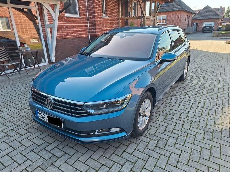Gebraucht VW Passat Comfortline 150 PS (110 kW) 2015 Blau Kombi