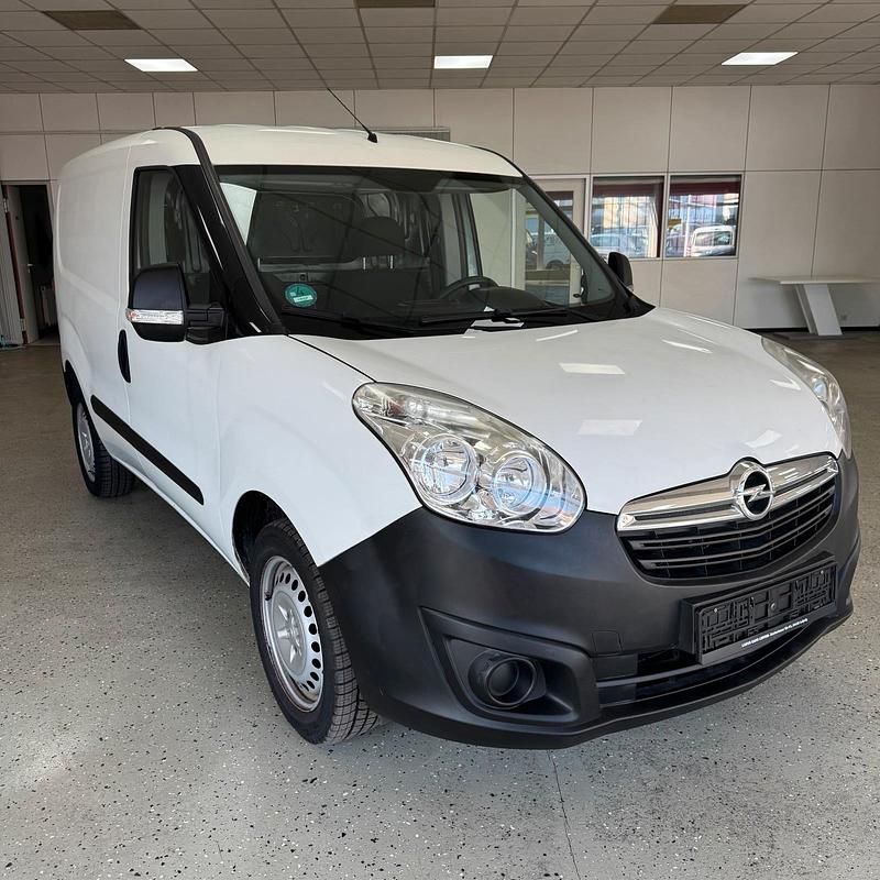 Gebraucht Opel Combo 90 PS (66 kW) 2016 Weiß Van / Kleinbus