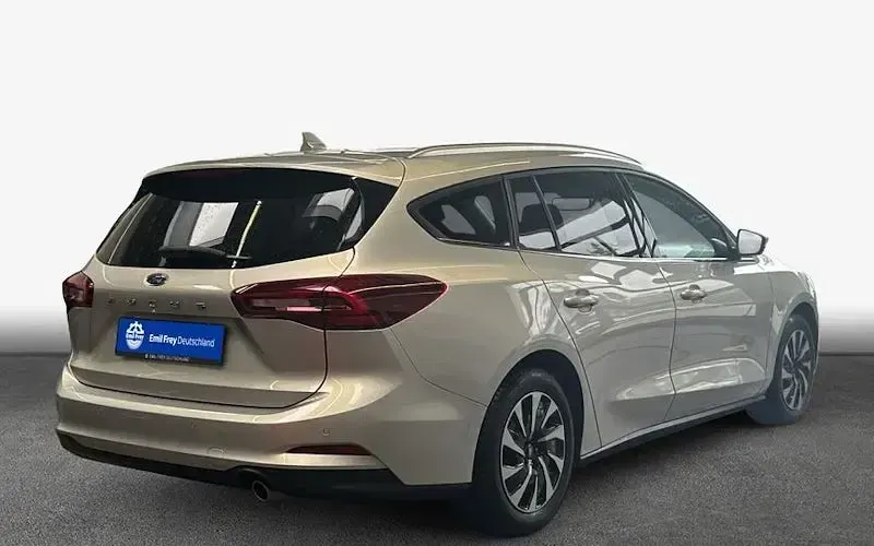 Gebraucht Ford Focus Titanium 125 PS (91 kW) 2024 Grau Kombi