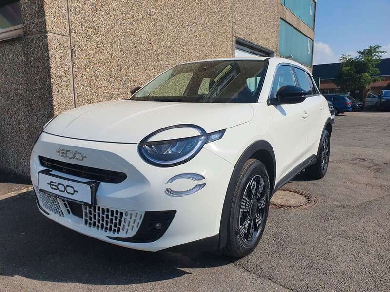 Weiß Neu 2024 Fiat 600 SUV | 25.990 € (Fairer Preis) - Bild 1/4
