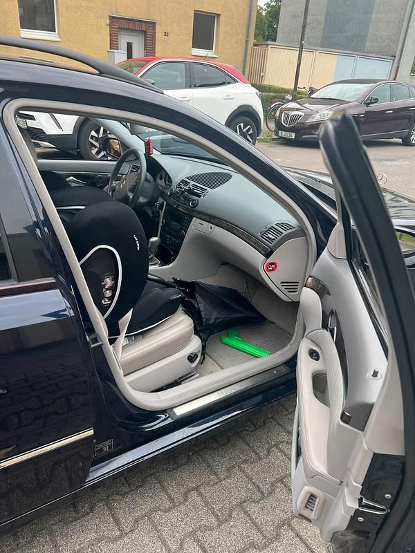 Gebraucht Mercedes E320 224 PS (164 kW) 2004 Blau Kombi