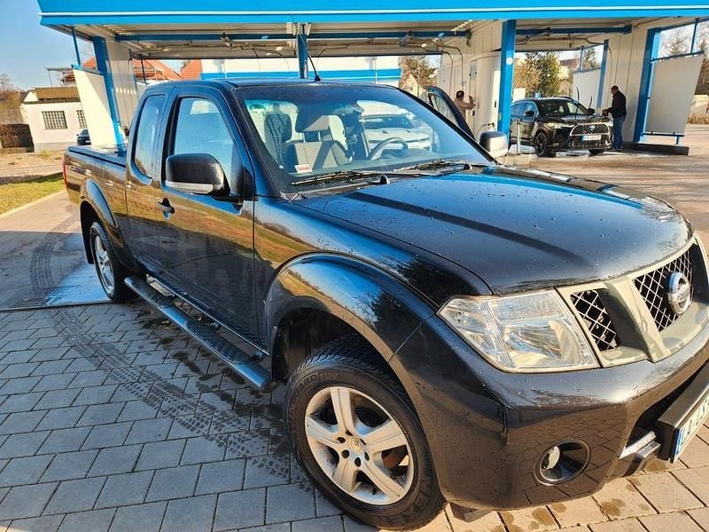 Gebraucht Nissan Navara 144 PS (105 kW) 2014 Schwarz Pickup