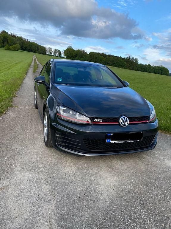 Grau Gebraucht 2015 VW Golf VII GTI Limousine | 13.000 € (Superpreis) - Bild 1/3