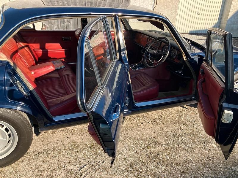 Gebraucht Jaguar XJ12 269 PS (197 kW) 1973 Blau Limousine