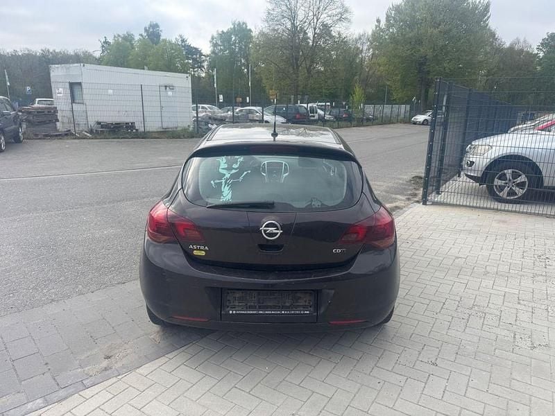 Gebraucht Opel Astra Sport 125 PS (91 kW) 2011 Braun Limousine