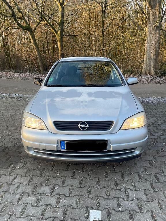 Gebraucht Opel Astra 84 PS (61 kW) 2002 Silber Limousine