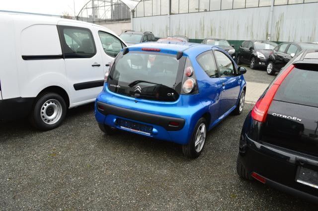 Gebraucht Citroën C1 Attraction 68 PS (50 kW) 2012 Blau metallic Kleinwagen