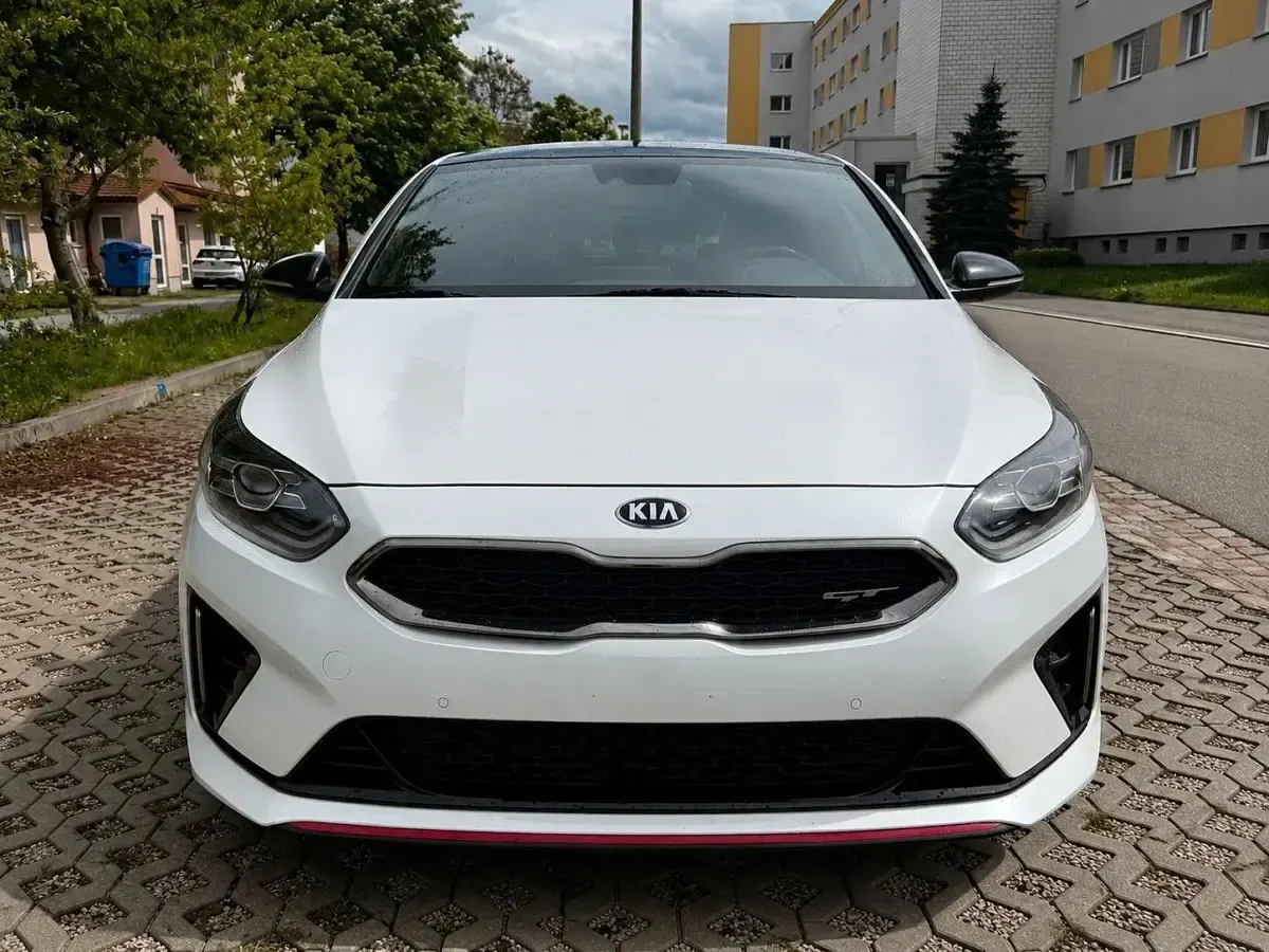Używany Kia ProCeed GT 204 KM (150 kW) 2019 Biały Kombi
