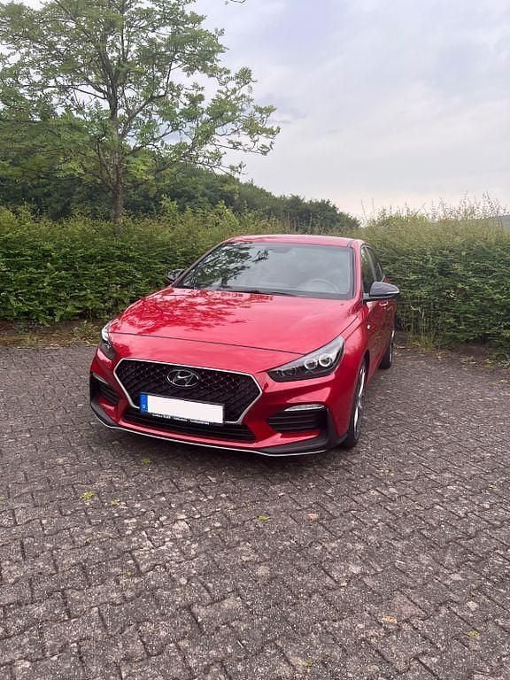 Rot Gebraucht 2020 Hyundai i30 N Line Limousine | 16.800 € - Bild 1/4